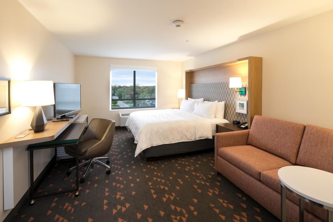 Holiday Inn & Suites Detroit - Troy By Ihg Exterior photo