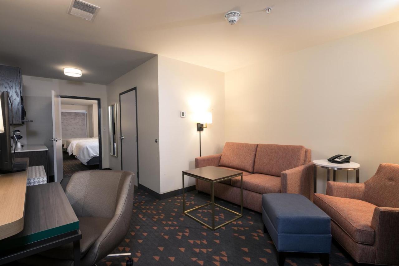 Holiday Inn & Suites Detroit - Troy By Ihg Exterior photo