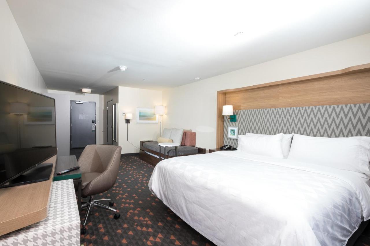 Holiday Inn & Suites Detroit - Troy By Ihg Exterior photo