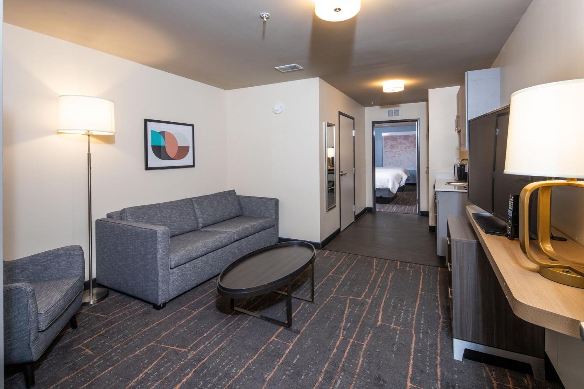 Holiday Inn & Suites Detroit - Troy By Ihg Exterior photo