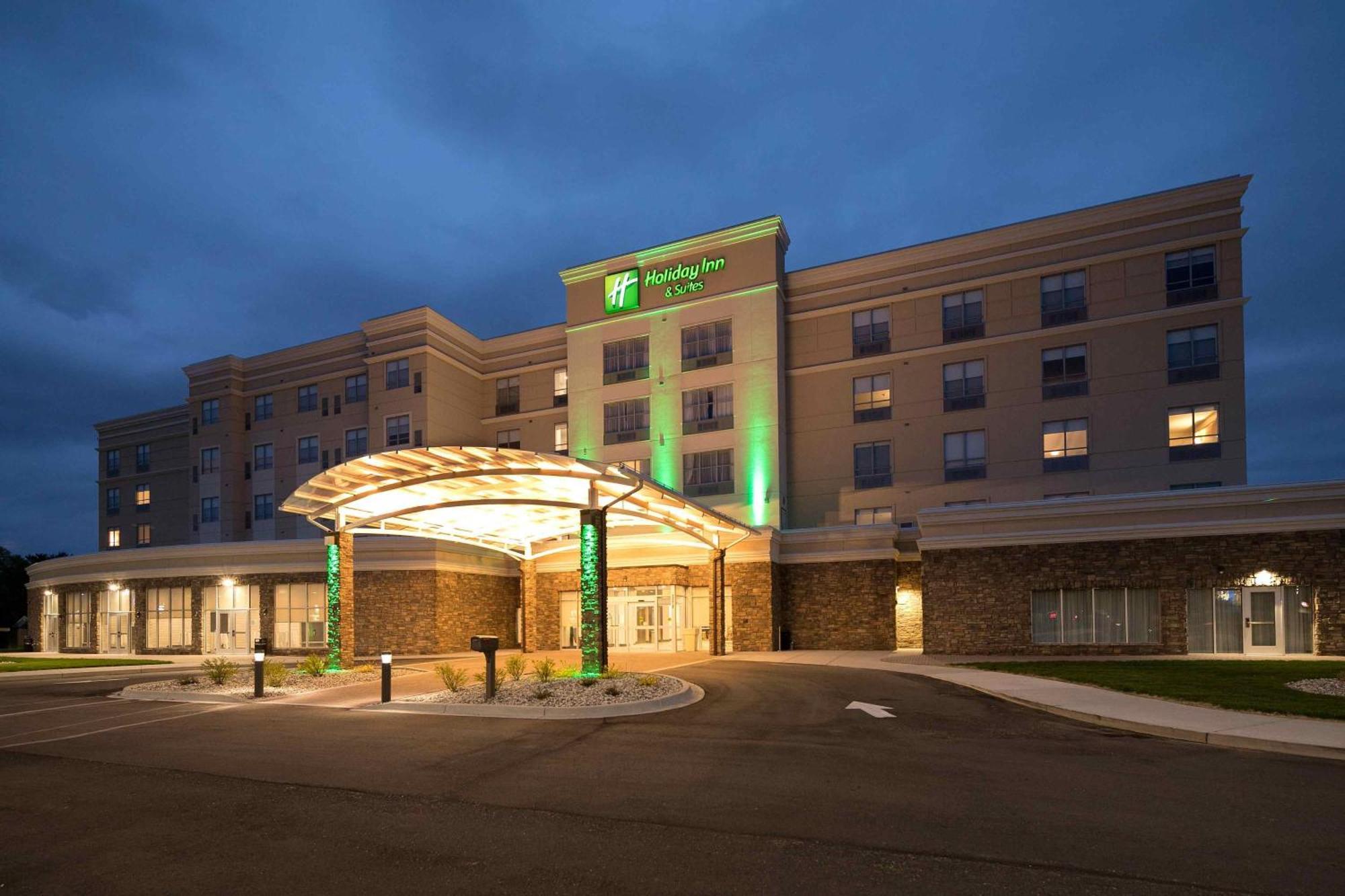 Holiday Inn & Suites Detroit - Troy By Ihg Exterior photo