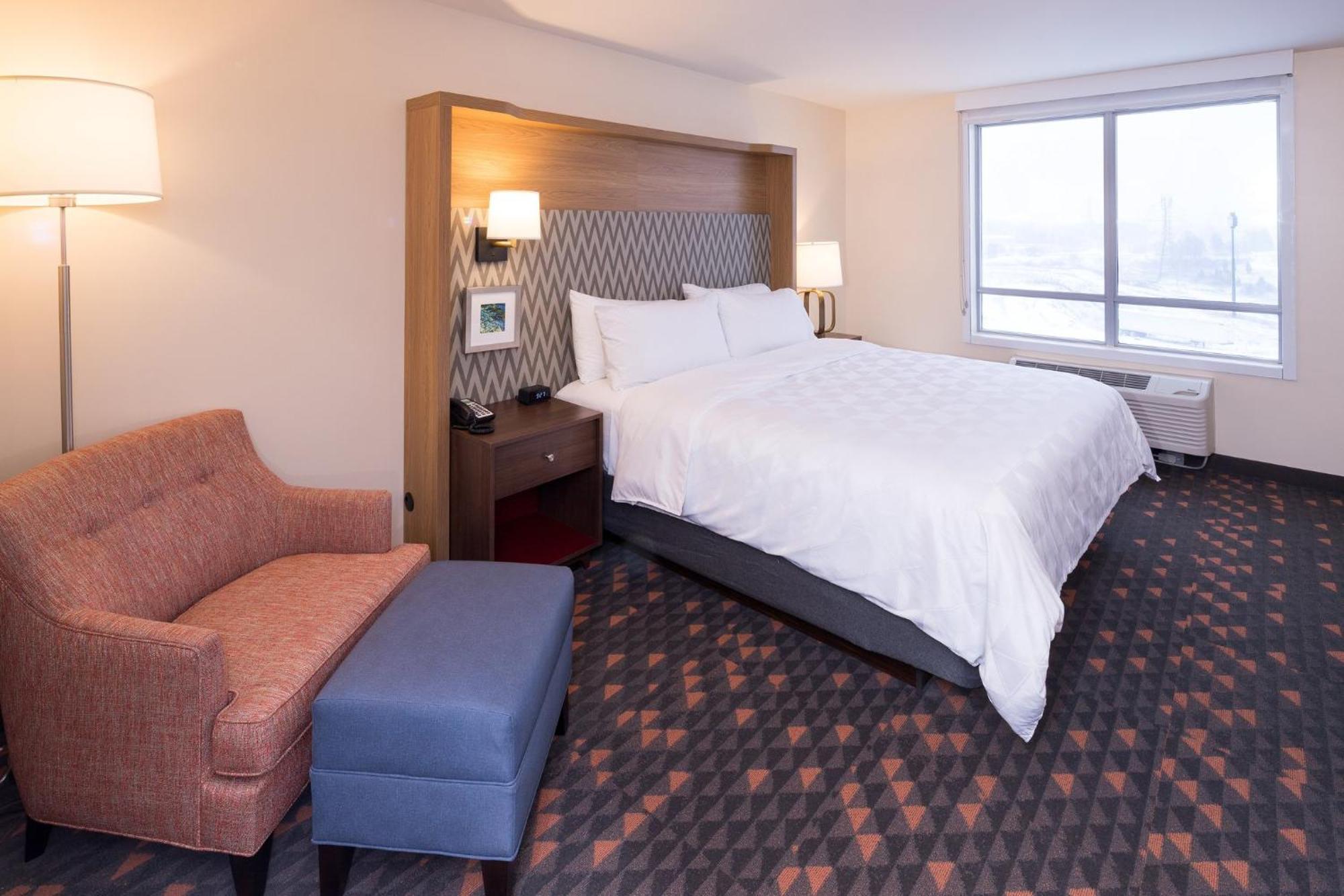Holiday Inn & Suites Detroit - Troy By Ihg Exterior photo