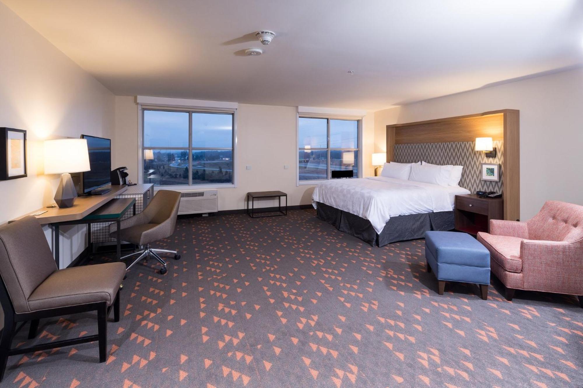 Holiday Inn & Suites Detroit - Troy By Ihg Exterior photo